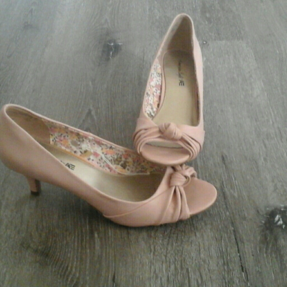 American Eagle heels